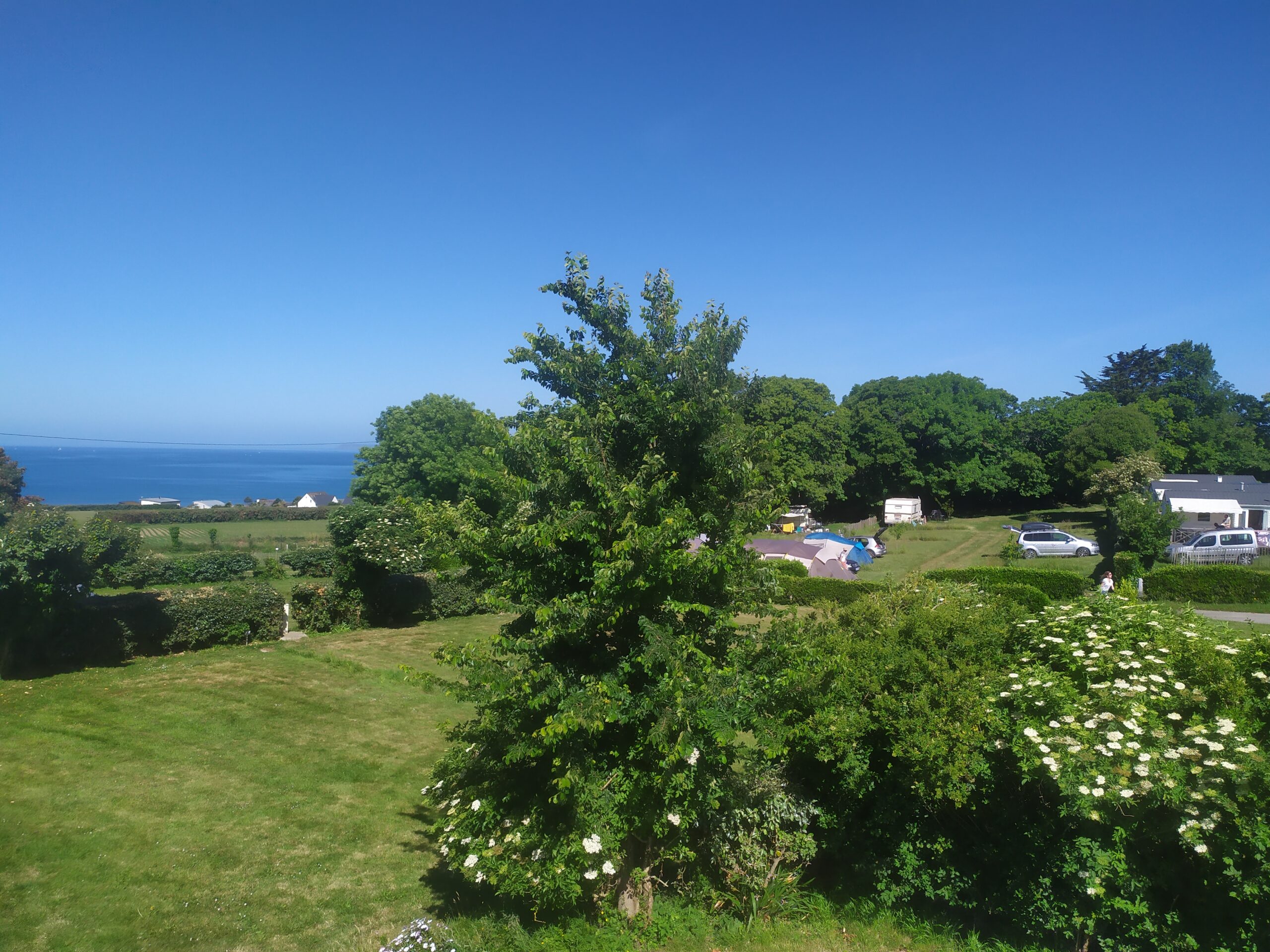 camping vue générale baie douarnenez